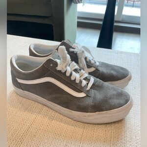 Vans classic low-top grey/white suede men’s shoe, size 10